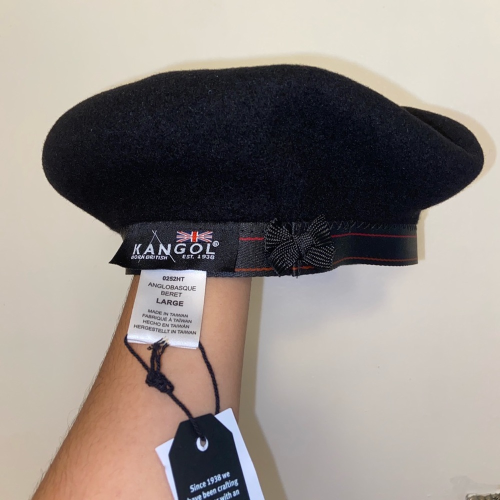 Kangol beret (NWT)